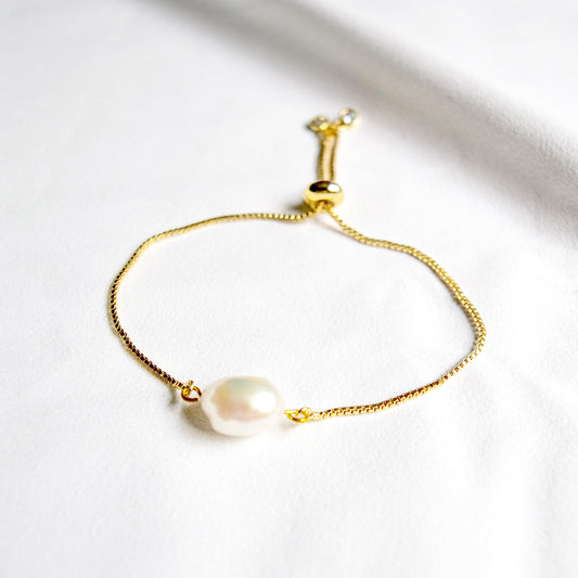 Athena Pearl Bracelet