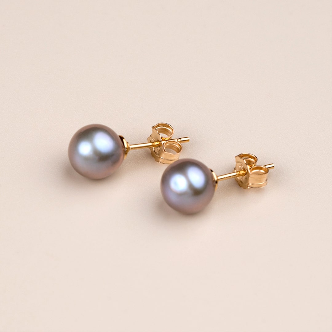 Blanc Pearl Stud Earrings